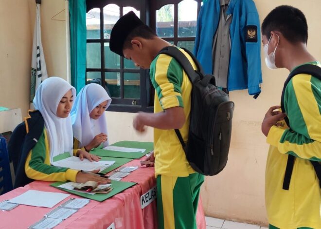 Hari Ketiga, 46 Siswa Telah Bayarkan Zakatnya ke BAZ MTsN 1 OI