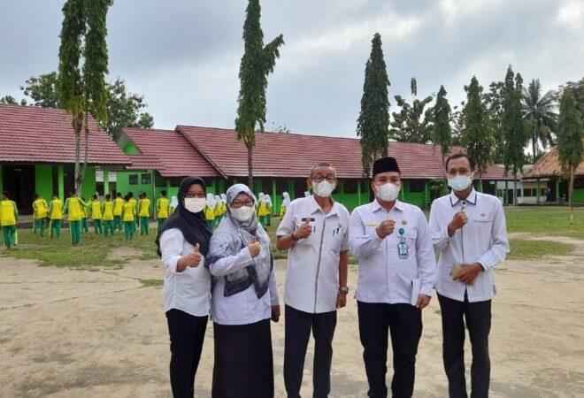 Kakankemenag OI Tinjau Pembelajaran di MTsN 1 OI