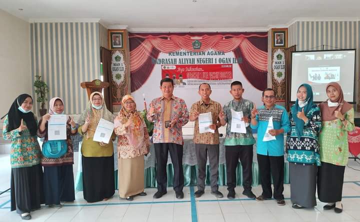 Guru dan Pegawai MTsN 1 OI Ikut Vaksin Booster