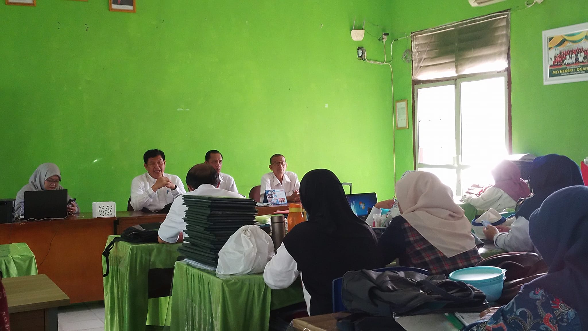 MTsN 1 OI Gelar Rapat Kelulusan Siswa