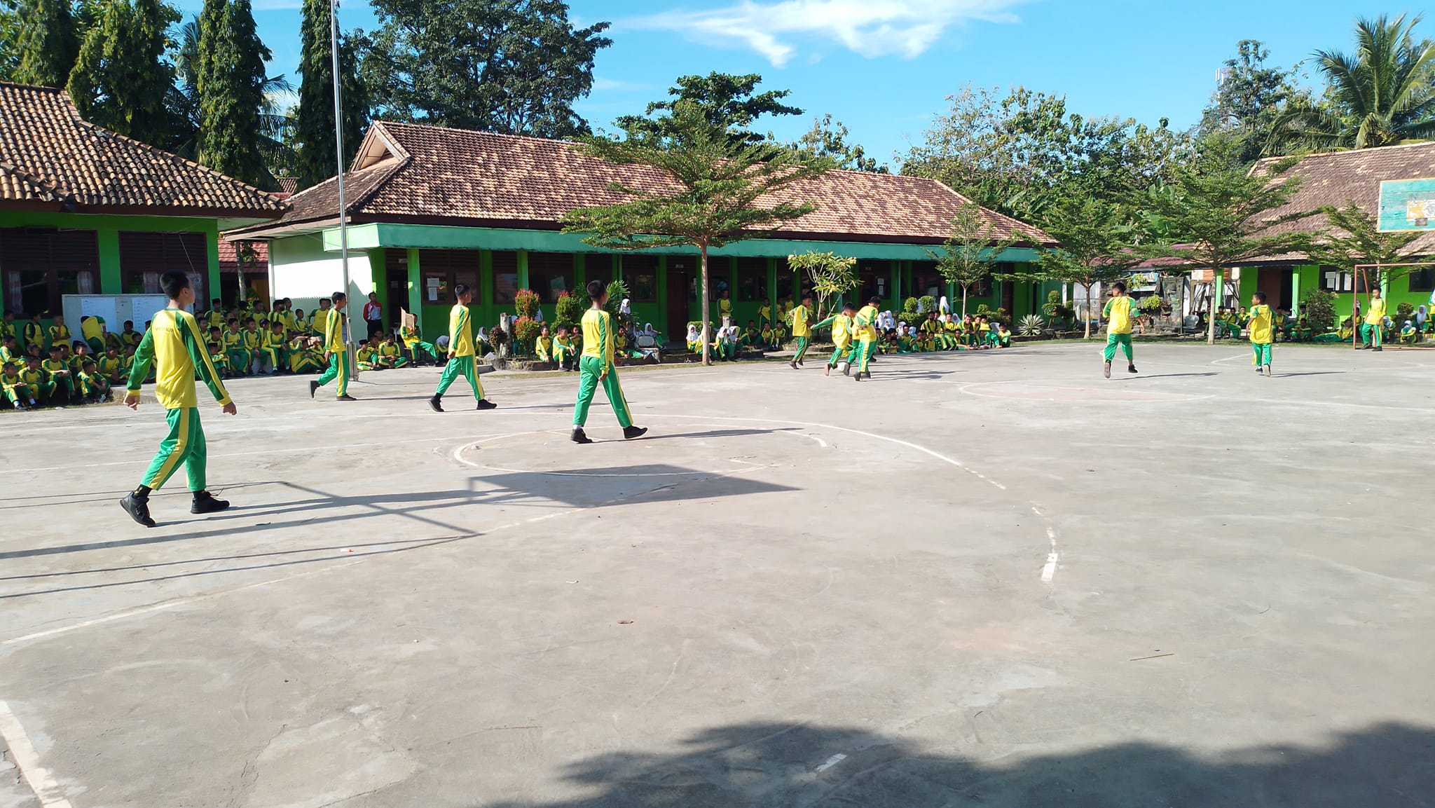 Hari Pertama Class Meeting MTsN 1 OI Berjalan Sukses