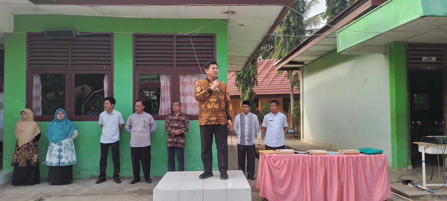 Kepala MTsN 1 OI Pimpin Apel Penutupan Semester Genap dan Umumkan Juara Umum
