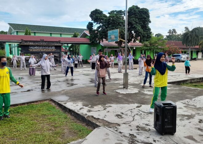 Guna Jaga Kebugaran Jasmani, Guru dan Pegawai MTsN 1 OI Senam Bersama