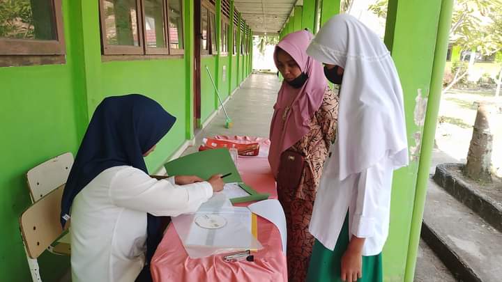 60 Peserta Didik Baru MTSN 1 OI Lakukan Daftar Ulang