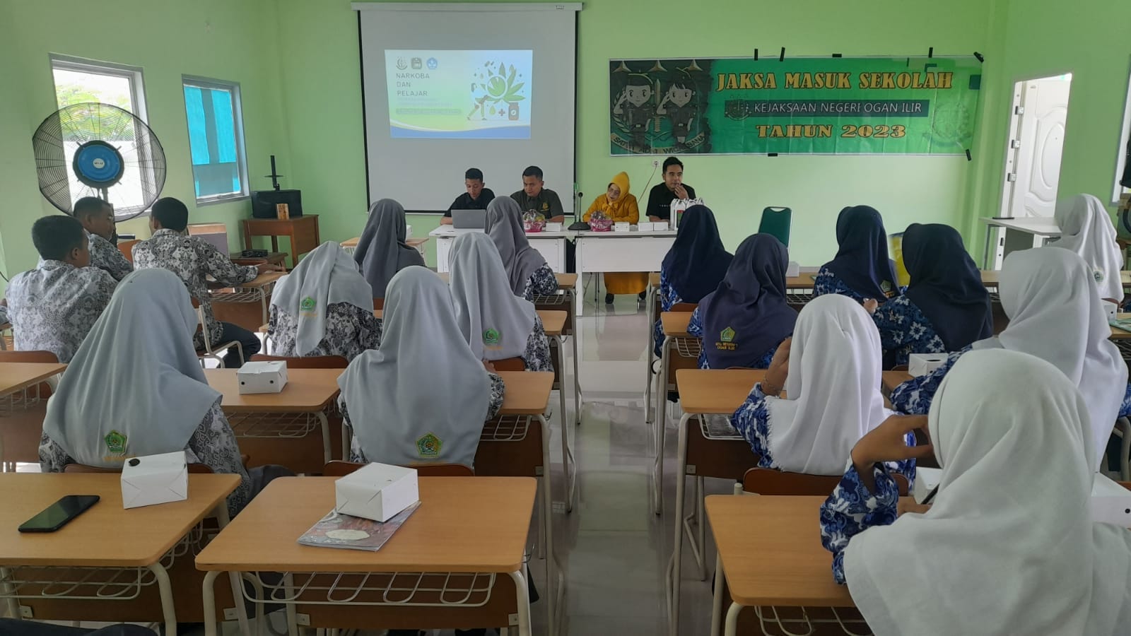 Siswa-Siswi MTsN 1 OI Ikuti Sosialisasi Narkoba