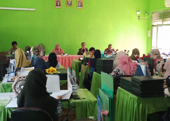Kepala MTsN 1 OI Pimpin Rapat Kenaikan Siswa Kelas VII dan VIII