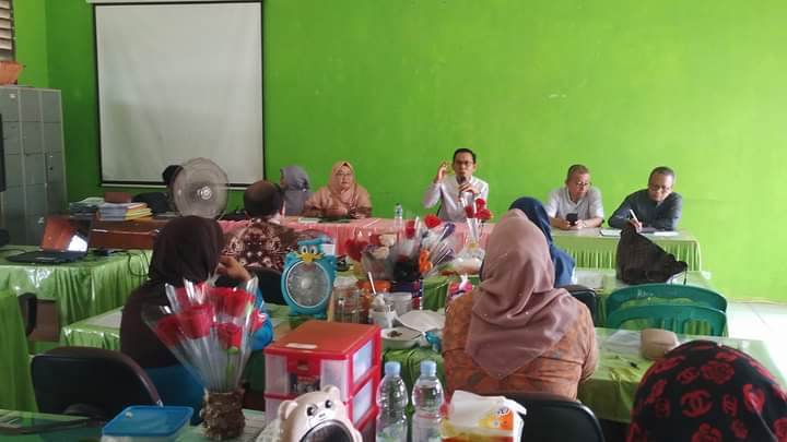 Kepala MTsN 1 OI Pimpin Rapat Libur Akademik Guru