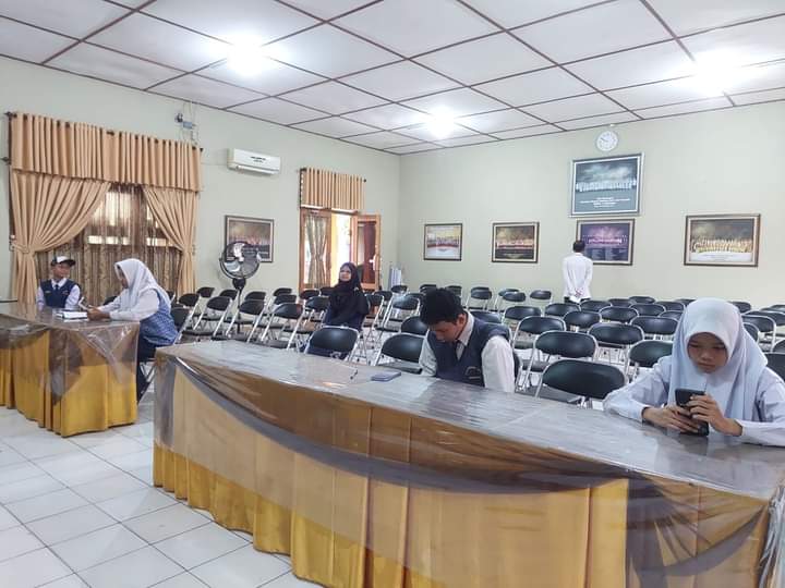 2 Siswi MTsN 1 OI Ikuti Lomba OSN Bidang IPA Tingkat Provinsi