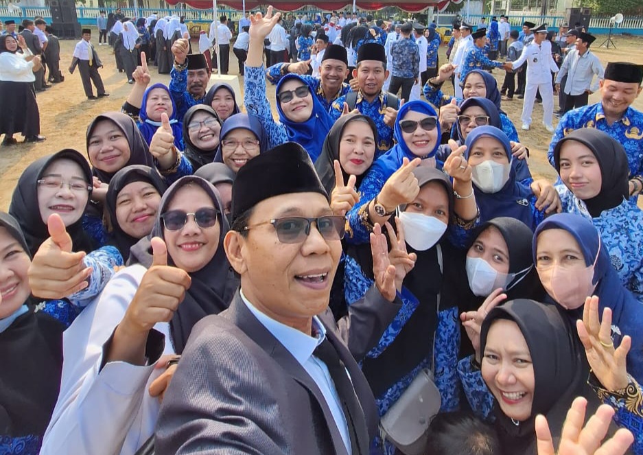 Guru dan Pegawai MTsN 1 OI Ikuti Upacara Peringatan HUT RI Ke 78
