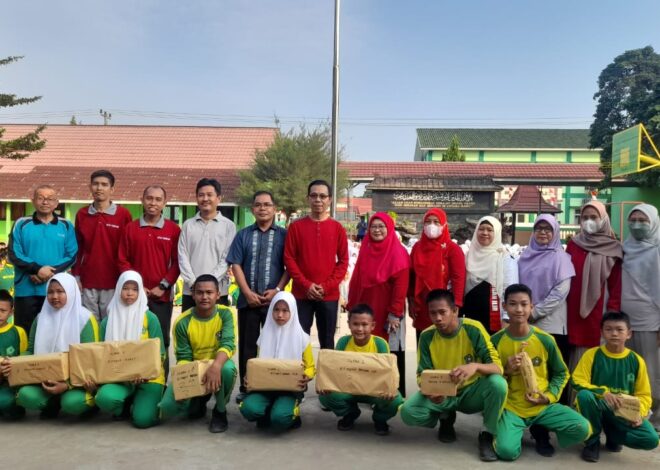Kepala MTs Negeri 1 Ogan Ilir Tutup Lomba Peringatan HUT RI Ke-78
