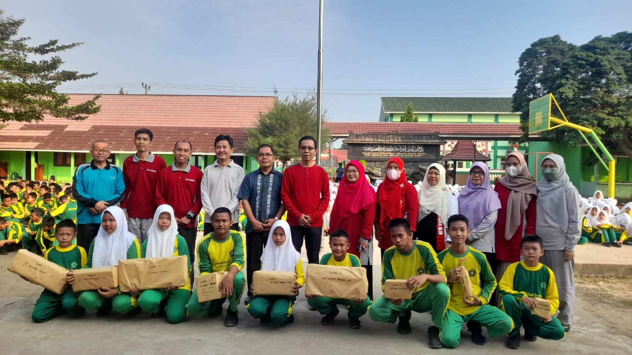 Kepala MTs Negeri 1 Ogan Ilir Tutup Lomba Peringatan HUT RI Ke-78
