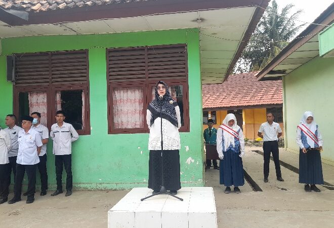 Pembina Upacara Ingatkan Siswa Untuk Berpikir Sebelum Bertindak