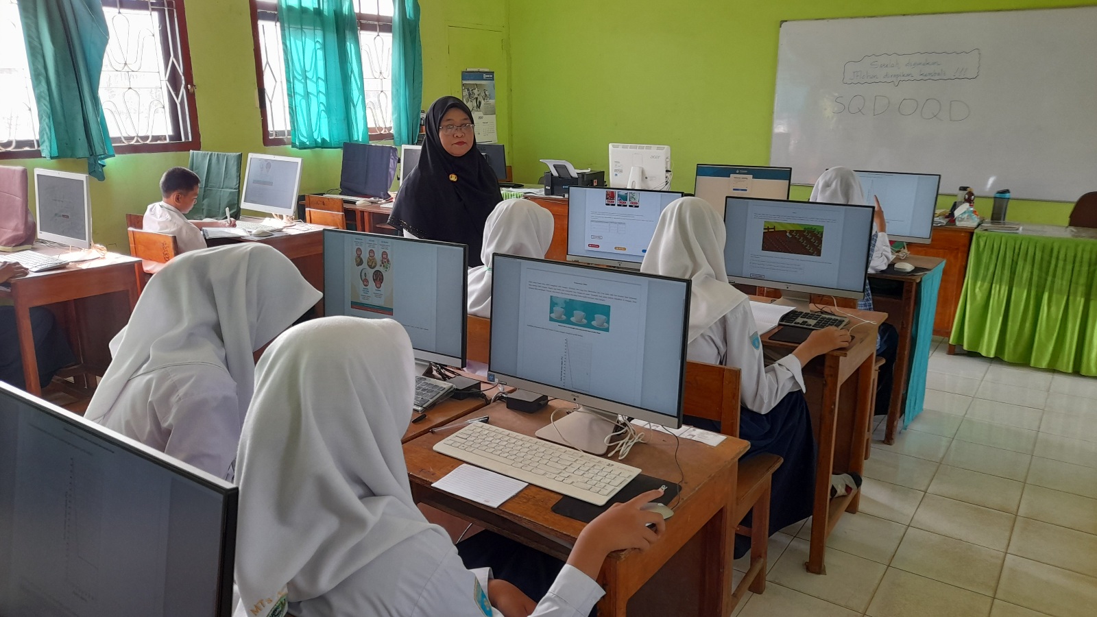 Pelaksanaan ANBK MTSN 1 OI Hari Kedua Berjalan Lancar