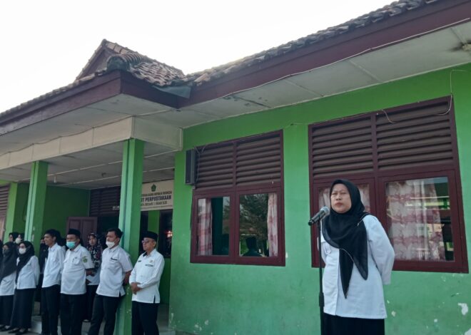 Guna Terjalin Komunikasi yang Baik, Pembina Upacara Ingatkan Siswa Hafal Nama Guru dan Pegawai Madrasah