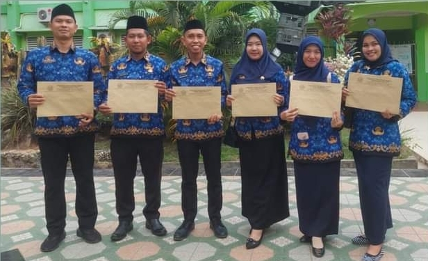 6 Guru PNS MTsN 1 OI Ikuti Pelantikan Jabatan Fungsional Guru