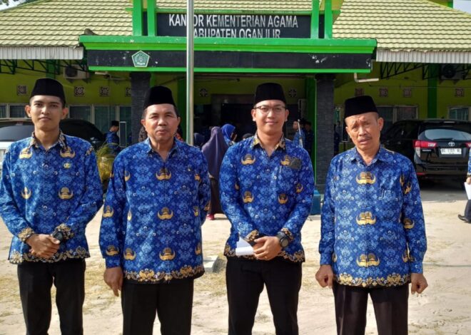Guru MTsN 1 OI Ikuti Upacara Bulanan Kemenag OI