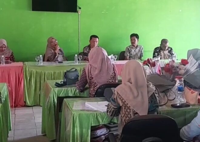 Guru, Pegawai MTsN 1 OI Ikuti Sosialisasi Percepatan Transformasi Digital Madrasah
