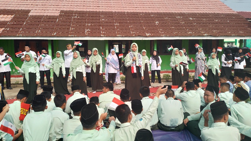 MTsN 1 Ogan Ilir Gelar Aksi Solidaritas Untuk Palestina
