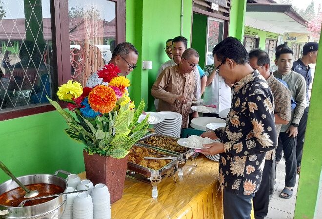 4 Guru MTsN 1 OI Lulus PPPK, Gelar Syukuran Makan Bersama