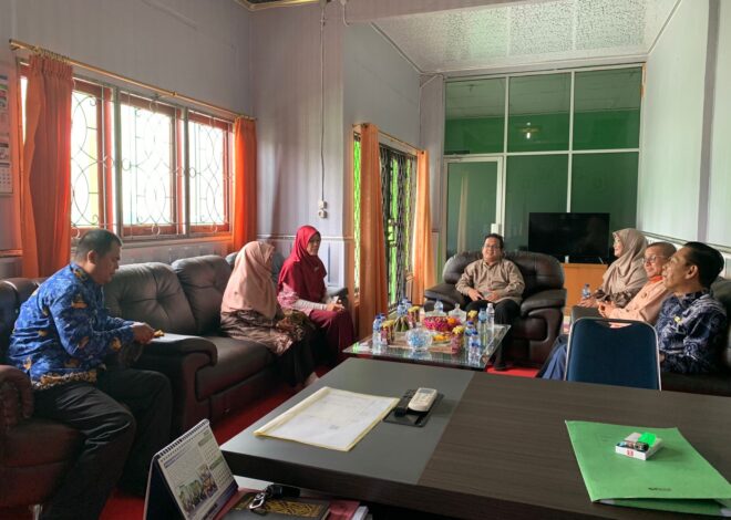Kepala MTs Negeri 1 Ogan Ilir Rapat Bersama Pengurus Komite Madrasah